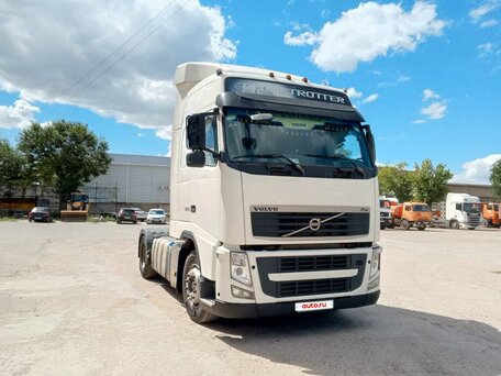 2013 Volvo FH, белый, 3500000 рублей, вид 2