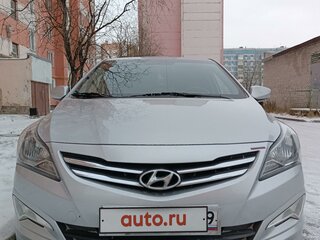 2014 Hyundai Solaris I Рестайлинг, серебристый, 1210000 рублей, вид 4