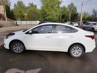 2019 Hyundai Solaris II, белый, 950000 рублей, вид 4