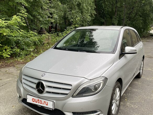 2012 Mercedes-Benz B-Класс 180 II (W246), серебристый, 1350000 рублей