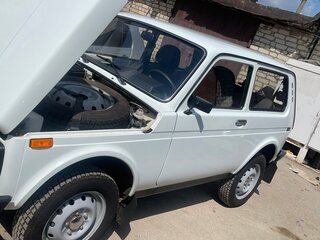 2003 Lada (ВАЗ) 2121 (4x4) I Рестайлинг, белый, 815000 рублей, вид 2