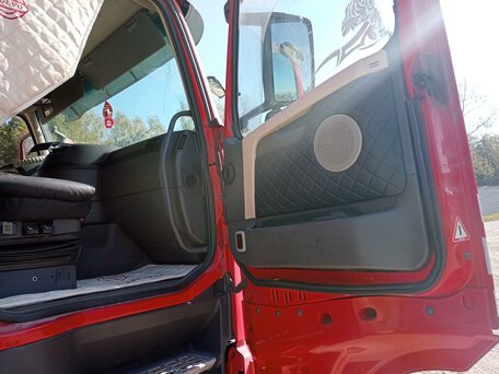 1999 Volvo FH, красный, 3500000 рублей, вид 3