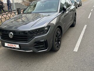 2018 Volkswagen Touareg III, серый, 6300000 рублей, вид 1