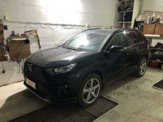2021 Toyota RAV4 V (XA50), чёрный, 3880000 рублей, вид 2