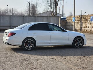 2017 Mercedes-Benz E-Класс 200 V (W213, S213, C238), белый, 3000000 рублей, вид 5