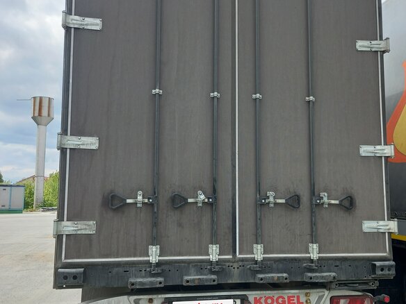 2010 DAF XF 105, белый, 4000000 рублей - вид 4