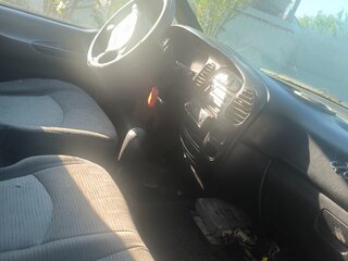 2005 Hyundai H-1 I Рестайлинг, серебристый, 500000 рублей, вид 4