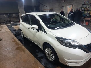 2019 Nissan Note e-Power II Рестайлинг, белый, 1500000 рублей, вид 3
