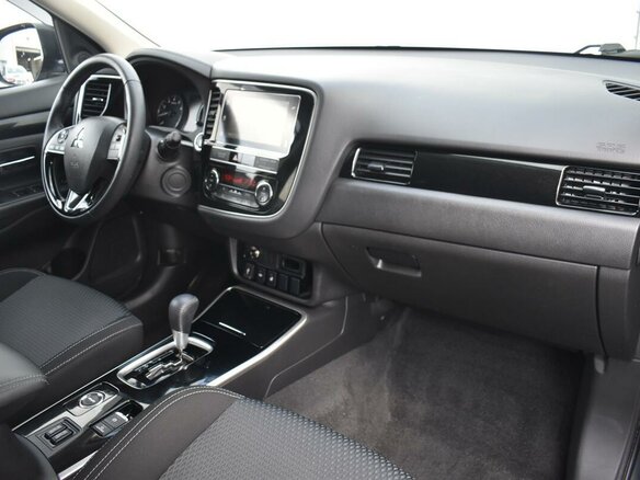 2020 Mitsubishi Outlander III Рестайлинг 3, серый - вид 8