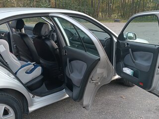 2001 Skoda Octavia I (A4) Рестайлинг, серебристый, 461999 рублей, вид 2