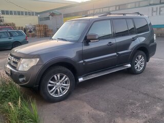 2013 Mitsubishi Pajero IV Рестайлинг 1, серый, 1500000 рублей, вид 1