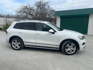 2012 Volkswagen Touareg II, белый, 1900000 рублей, вид 3