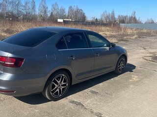 2017 Volkswagen Jetta VI Рестайлинг, серебристый, 1350000 рублей, вид 2