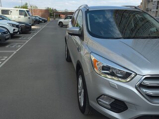 2017 Ford Kuga II Рестайлинг, серебристый, 1680000 рублей, вид 5