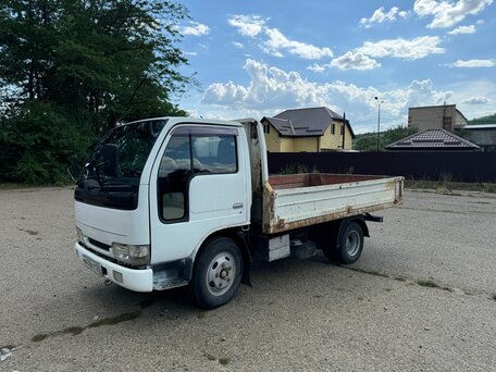 1991 Nissan Diesel Condor, белый, 999000 рублей, вид 2