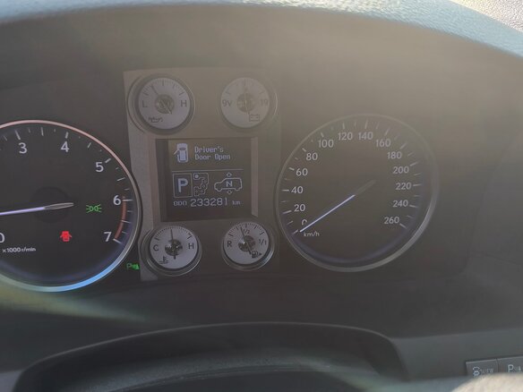 2008 Lexus LX 570 III, чёрный, 3200000 рублей - вид 11