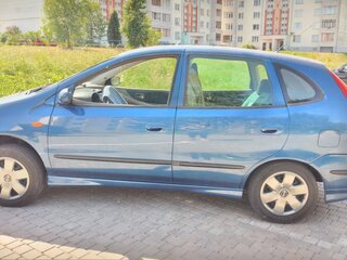 2001 Nissan Almera Tino I, синий, 303942 рублей, вид 4