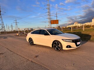 2021 Honda Accord X Рестайлинг, белый, 2050000 рублей, вид 4