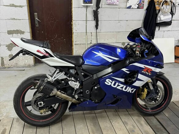 2004 Suzuki GSX-R 600, синий, 380000 рублей - вид 4