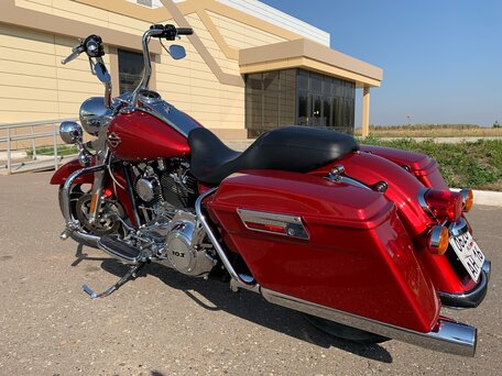 2011 Harley-Davidson Road King, красный, 1480000 рублей, вид 3