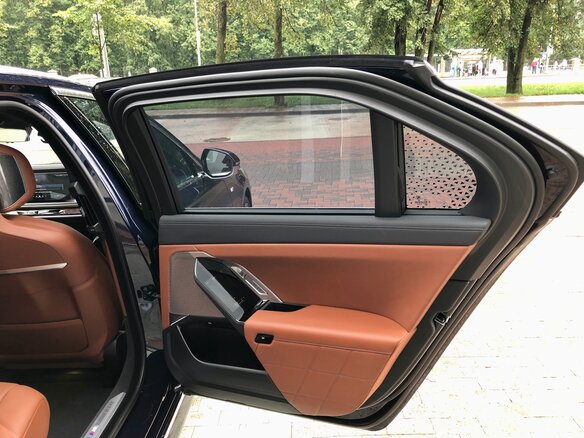 2022 BMW i7 xDrive60 I (G70), синий, 14900000 рублей - вид 20