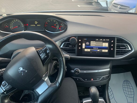 2014 Peugeot 308 II, белый, 400000 рублей - вид 9
