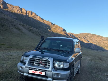 1998 Mitsubishi Pajero II Рестайлинг, зелёный, 850000 рублей, вид 2