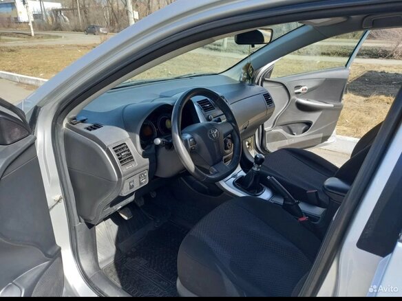 2011 Toyota Corolla X (E140, E150) Рестайлинг, серебристый, 970000 рублей - вид 8