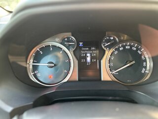 2019 Toyota Land Cruiser Prado 150 Series Рестайлинг 2, серебристый, 5000000 рублей, вид 4
