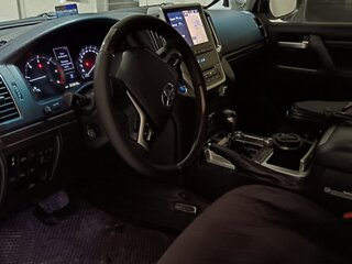 2016 Toyota Land Cruiser 200 Series Рестайлинг 2, белый, 4750000 рублей, вид 3