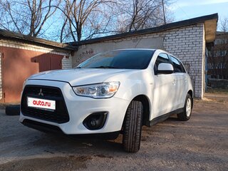 2013 Mitsubishi ASX I Рестайлинг, белый, 900000 рублей, вид 1