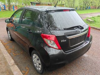 2012 Toyota Vitz III (XP130), чёрный, 865000 рублей, вид 4