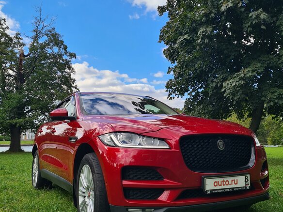 2019 Jaguar F-Pace I, красный, 3790000 рублей - вид 3