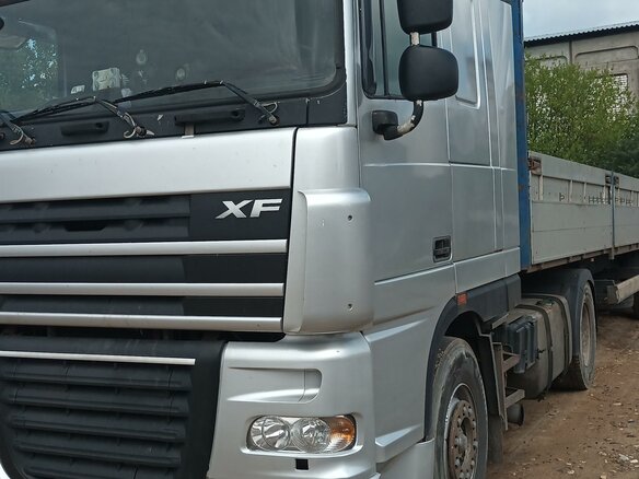 1998 DAF 95XF, серебристый, 1600000 рублей - вид 2