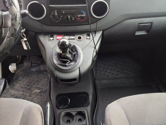 2013 Peugeot Partner, белый, 600000 рублей - вид 13