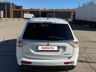 2012 Mitsubishi Outlander III, белый, 1150000 рублей, вид 2