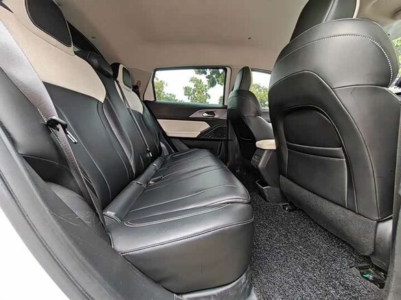 2024 Geely Geometry E 39.4 kWh, белый - вид 16