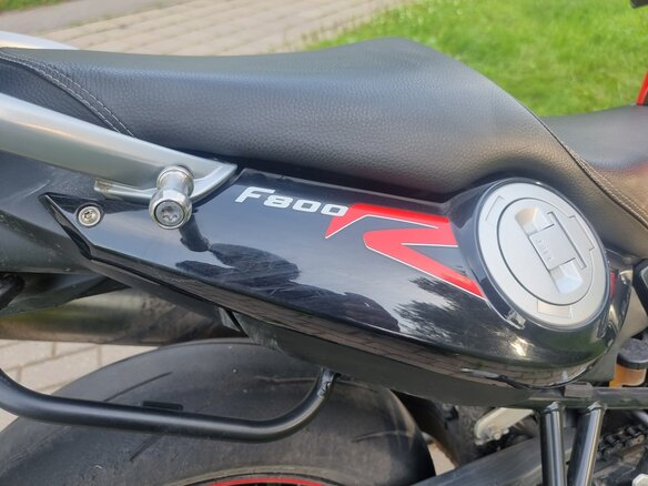 2018 BMW F 800 R, красный, 800000 рублей - вид 18