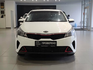 2021 Kia Rio IV Рестайлинг, белый, 1365000 рублей, вид 2