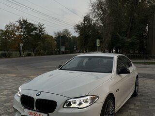 2013 BMW 5 серии 528i xDrive VI (F10/F11/F07) Рестайлинг, белый, 2300000 рублей, вид 2