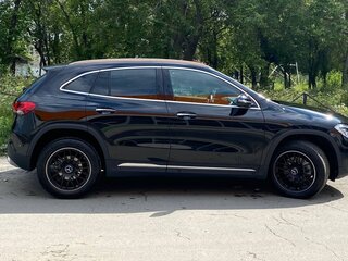 2021 Mercedes-Benz GLA 200 II (H247), чёрный, 3700000 рублей, вид 3