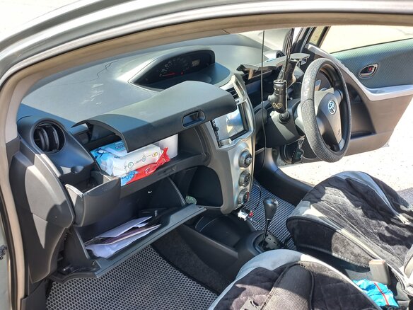 2007 Toyota Vitz II (XP90), серебристый, 500000 рублей - вид 9