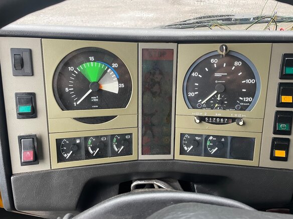 1992 MAN 32, жёлтый, 10000000 рублей - вид 18