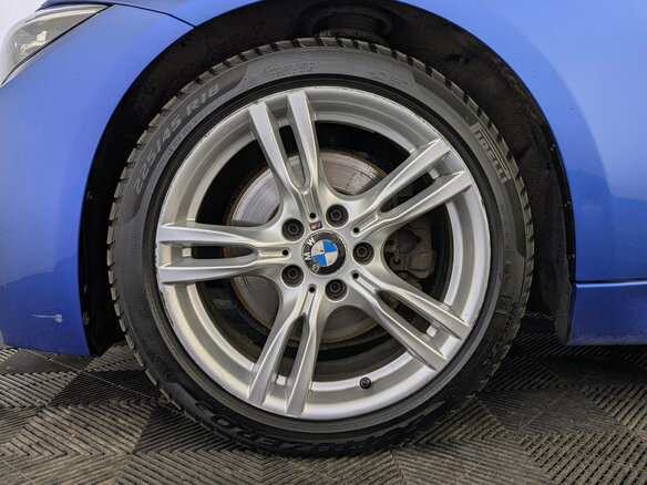 2018 BMW 3 серии 330i xDrive VI (F3x) Рестайлинг, синий, 3010000 рублей - вид 11