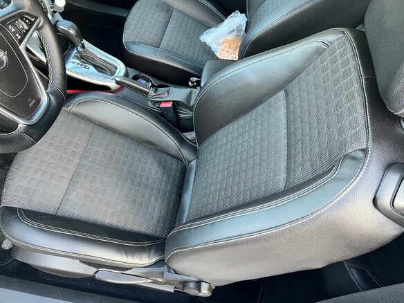 2013 Opel Astra GTC J Рестайлинг, белый, 1350000 рублей - вид 29