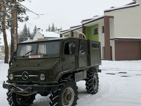 1956 Mercedes-Benz Unimog, зелёный - вид 4