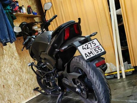 2021 Bajaj Dominar 400, чёрный, 400000 рублей, вид 2