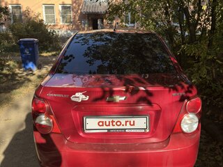 2013 Chevrolet Aveo II, красный, 570000 рублей, вид 2