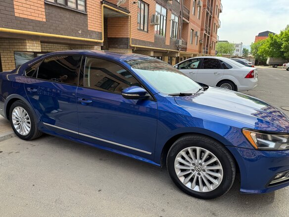 2015 Volkswagen Passat (North America and China) I, синий, 1100000 рублей - вид 4