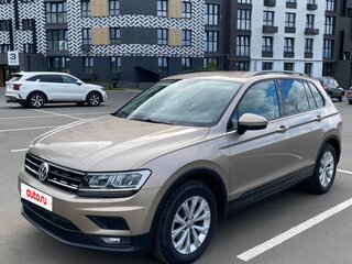 2018 Volkswagen Tiguan II, бежевый, 2195000 рублей, вид 1